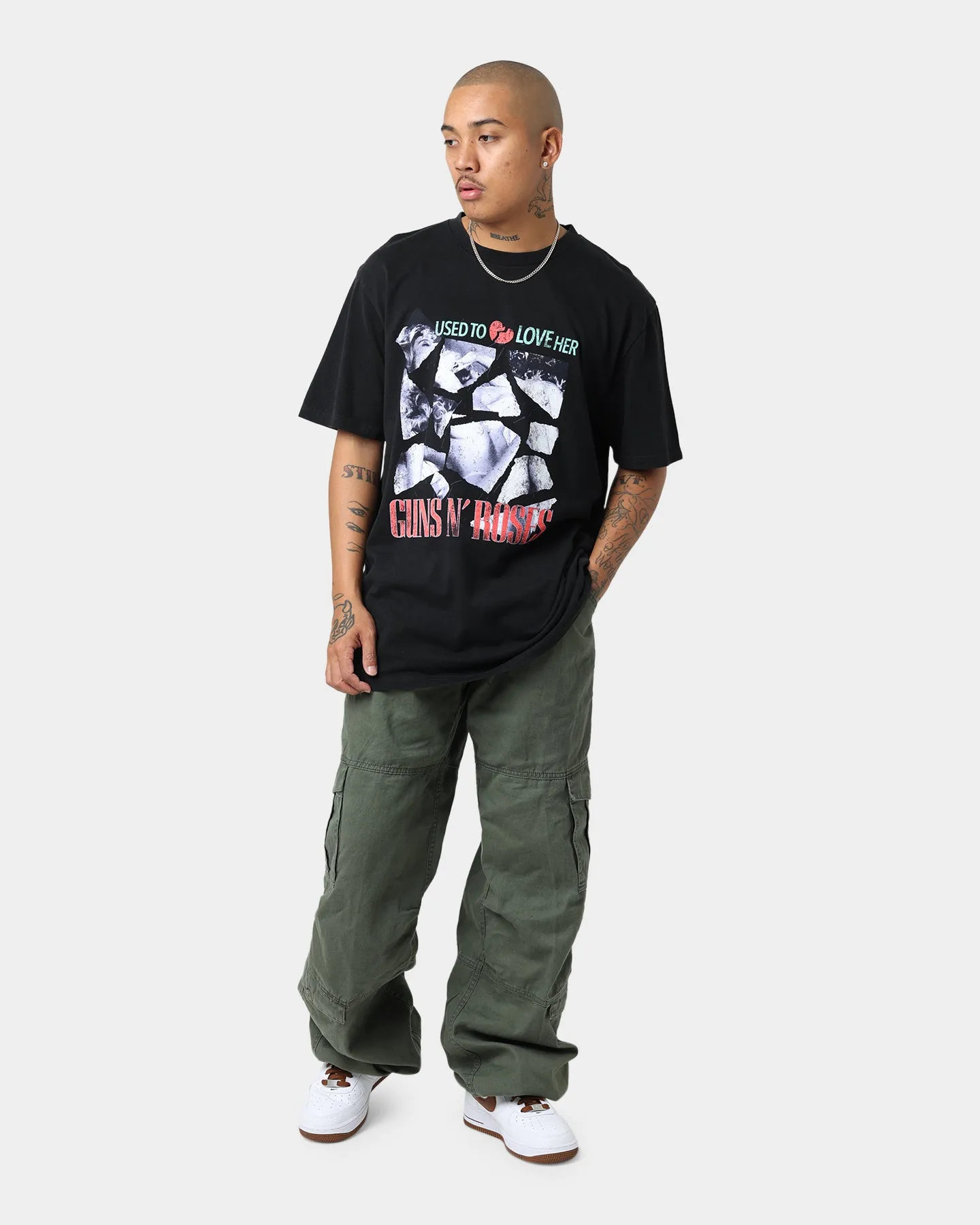 Guns N Roses She Used To Love Me T-Shirt Washed Black