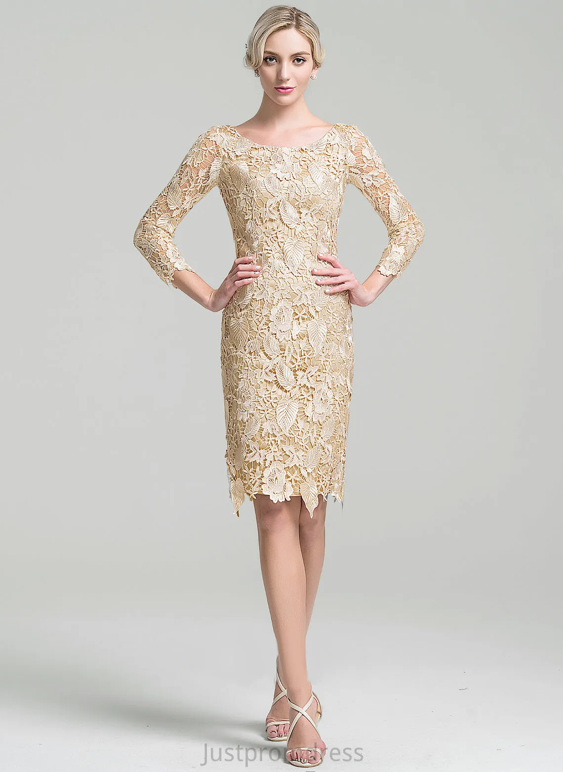 Mother Scoop Dress Bride Knee-Length Brynlee Mother of the Bride Dresses of the Lace Neck Sheath/Column
