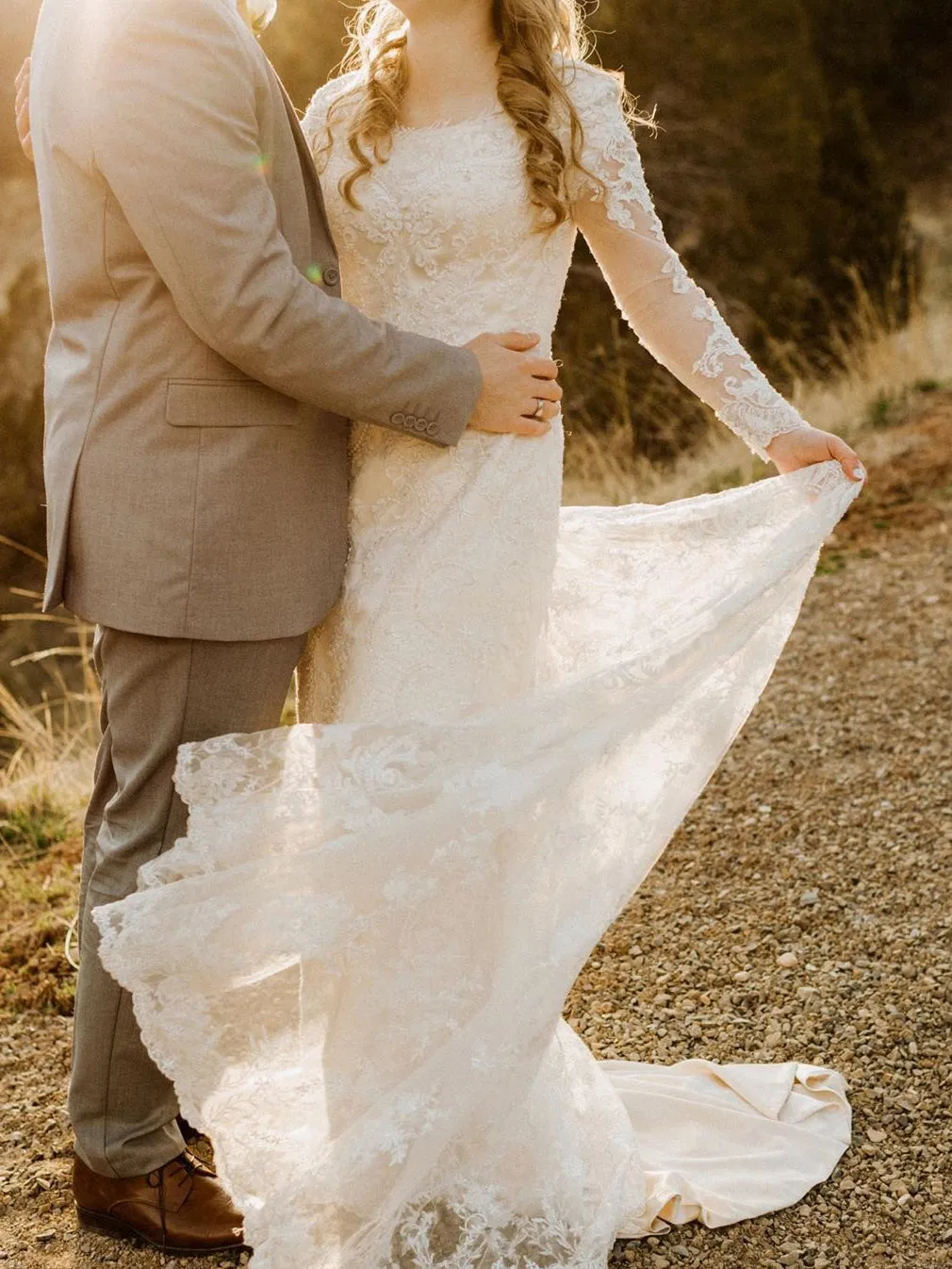 Simple Lace Longsleeves Wedding Dresses Appliqued Tulle Bridal Gowns WD467